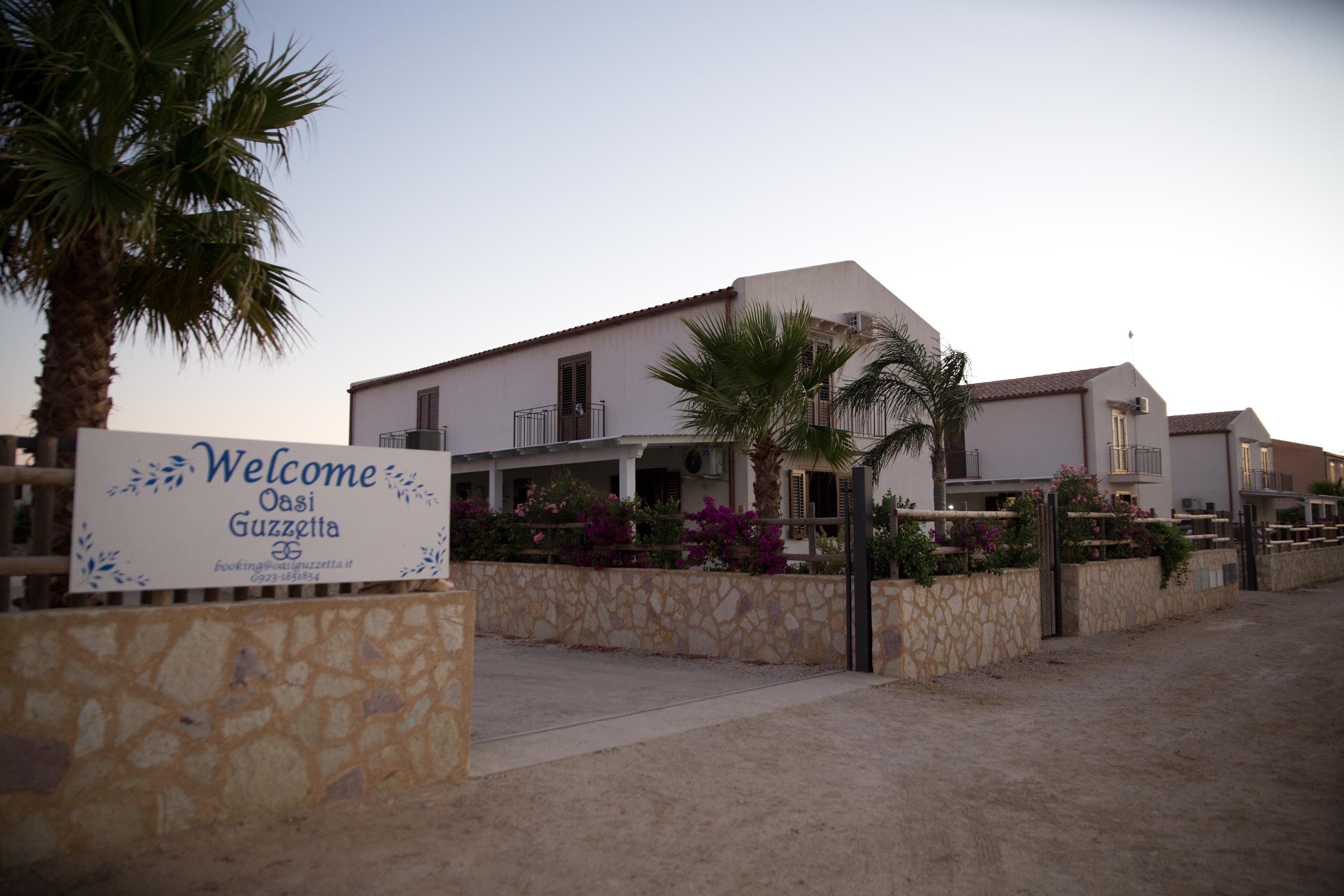 Oasi Guzzetta Hotel&Case Vacanze マルサラ エクステリア 写真